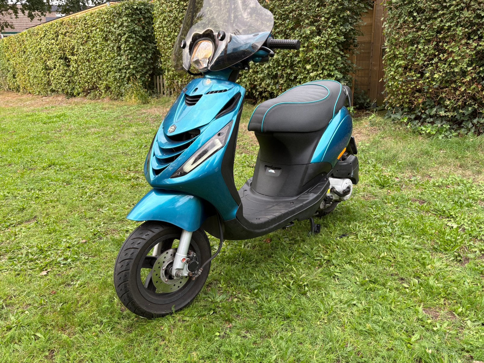 Piaggio Zip Snor!!!, Fietsen en Brommers, Ophalen, Zo goed als nieuw, Benzine, Zip