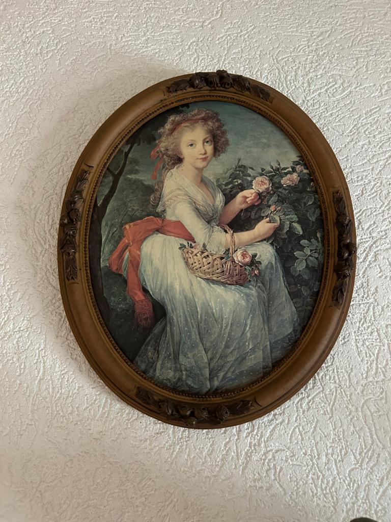 Ovaal schilderij van een jongedame met rozen, Ophalen