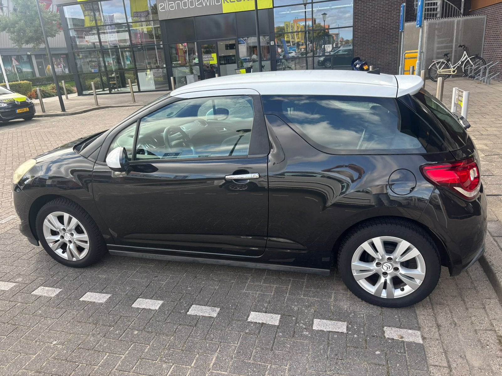 Citroën DS3 1.4 VTI 2010 Zwart, Auto's, Voorwielaandrijving, 40 €/maand, 4 cilinders, Zwart