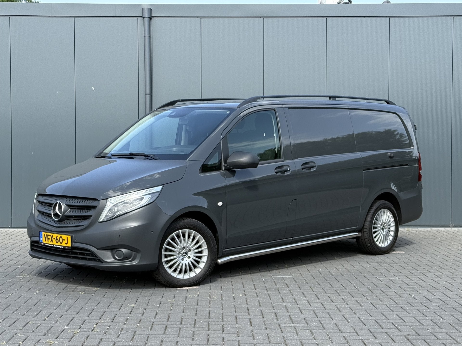 Mercedes-Benz Vito 111 CDI 115 PK E6 / L2H1 / NIEUWSTAAT ! /, Auto's, Voorwielaandrijving, Gebruikt, Euro 6, 4 cilinders