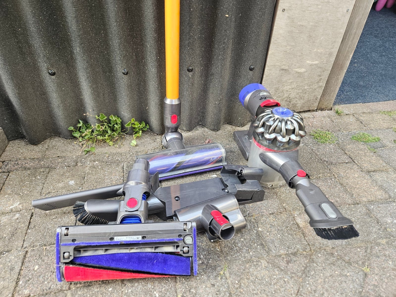 Dyson V8 Absolute steelstofzuiger met accessoires, Ophalen, Draadloos, Gebruikt, Dyson