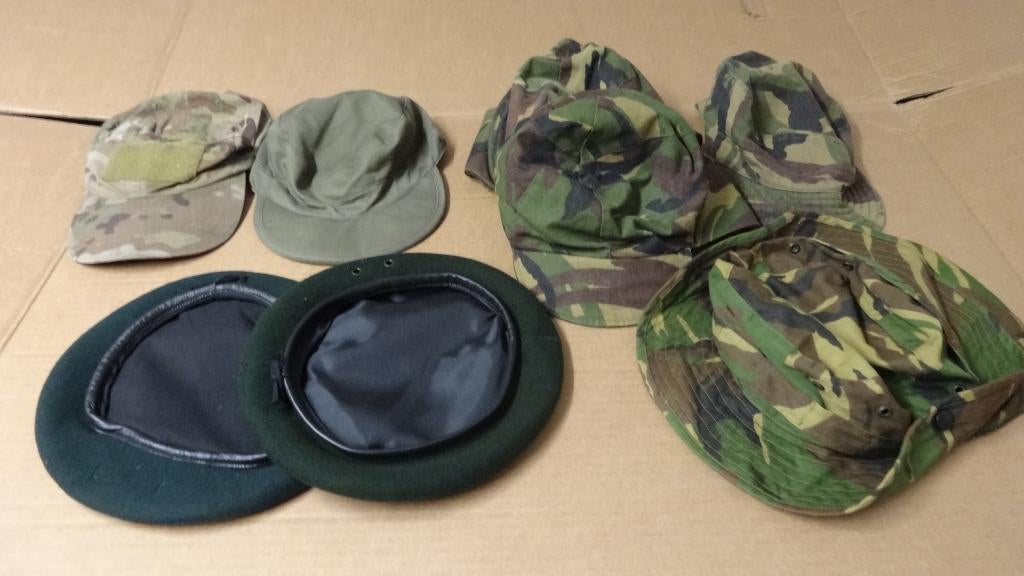 Lot petten/baretten., Verzamelen, Ophalen of Verzenden, Landmacht, Nederland, Kleding of Schoenen