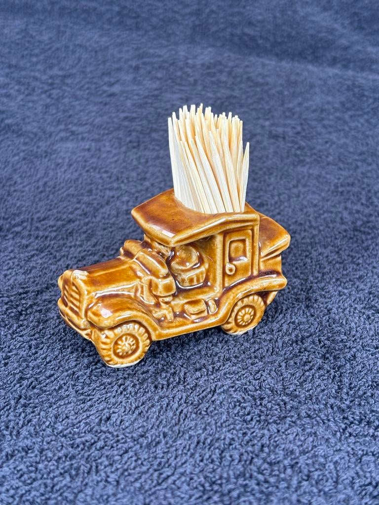 Vintage tandenstokerhouder in de vorm van een auto, Verzenden