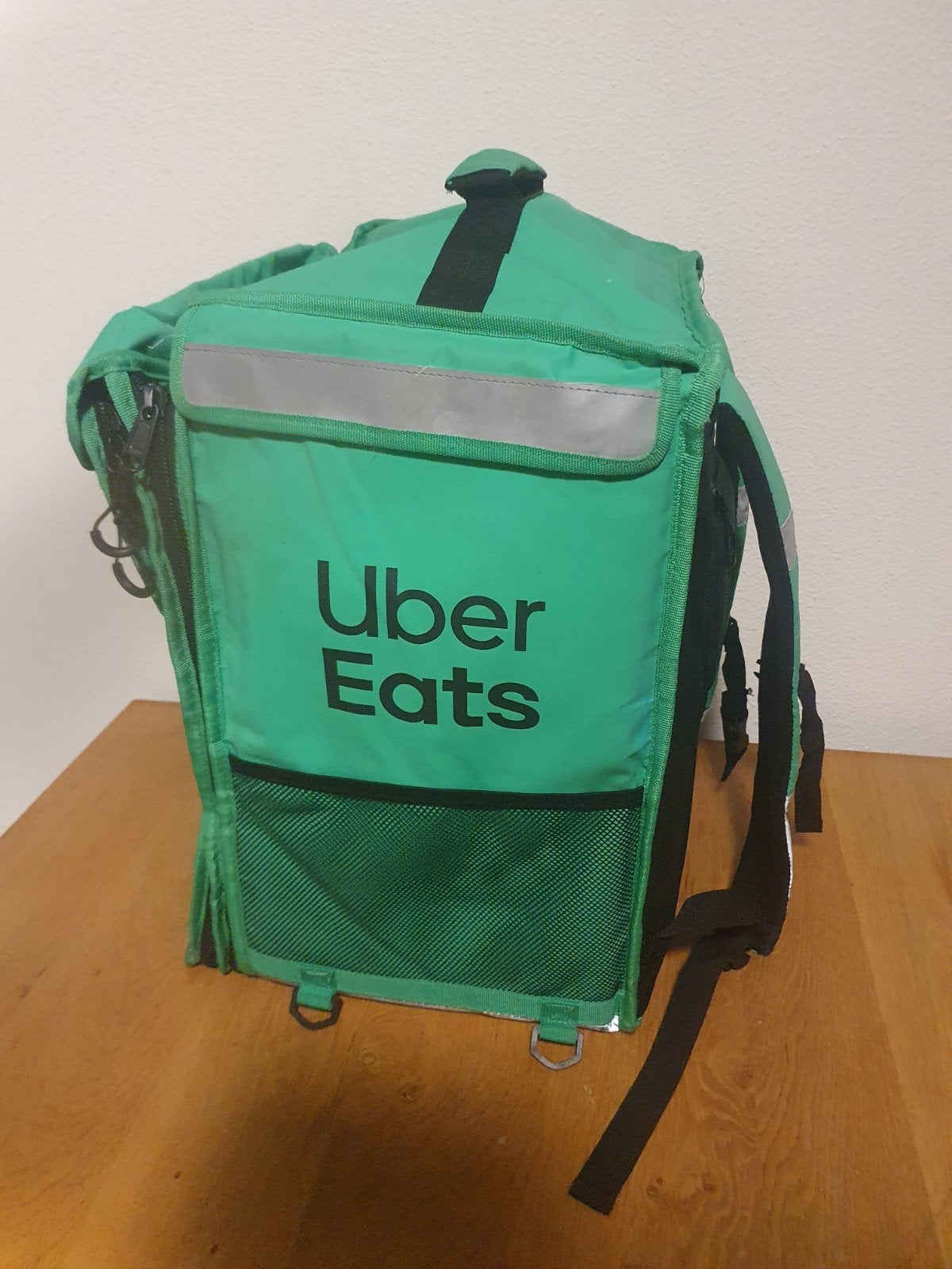 Uber Eats bezorgtas - niet veel gebruikt, goede staat, 25 tot 40 cm, Ophalen of Verzenden, Zo goed als nieuw, Overige merken