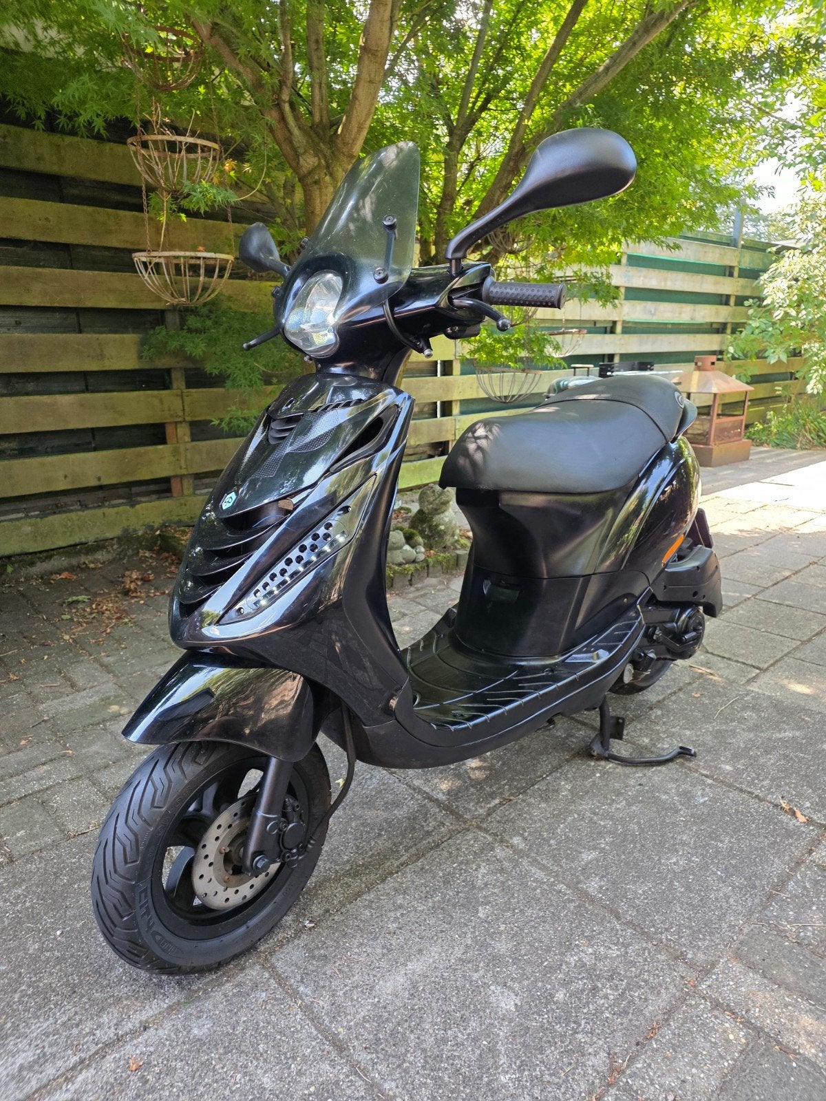 Piaggio Zip 2011 BROM 9000km 1e eigenaar! (scooter brommer), Ophalen, Zo goed als nieuw