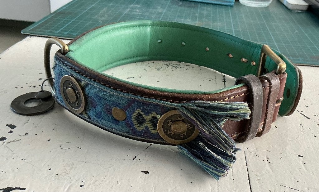 Halsband ‘Dog whit a mission’., Dieren en Toebehoren, Ophalen of Verzenden, Handgemaakt, Zo goed als nieuw