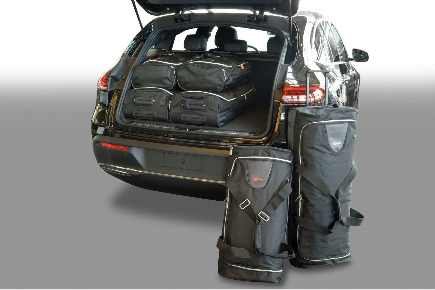 Nieuwe 6-delige Mercedes EQC Kofferset / Reistassenset - Pas, Ophalen, Nieuw, 30 cm of meer