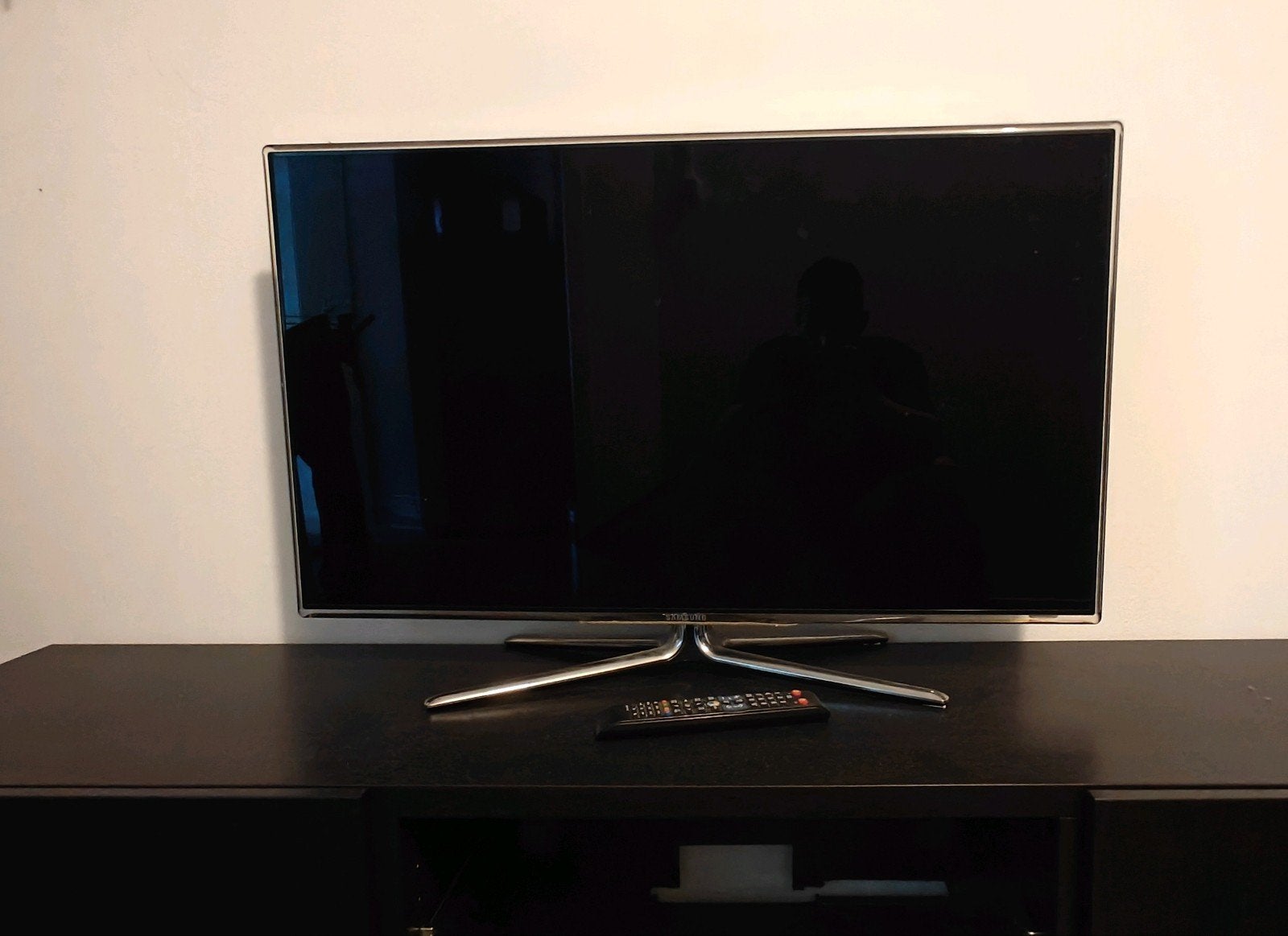 Samsung 40 inch Smart TV & Ikea TV-meubel, Ophalen, Gebruikt, 25 tot 50 cm, Minder dan 100 cm