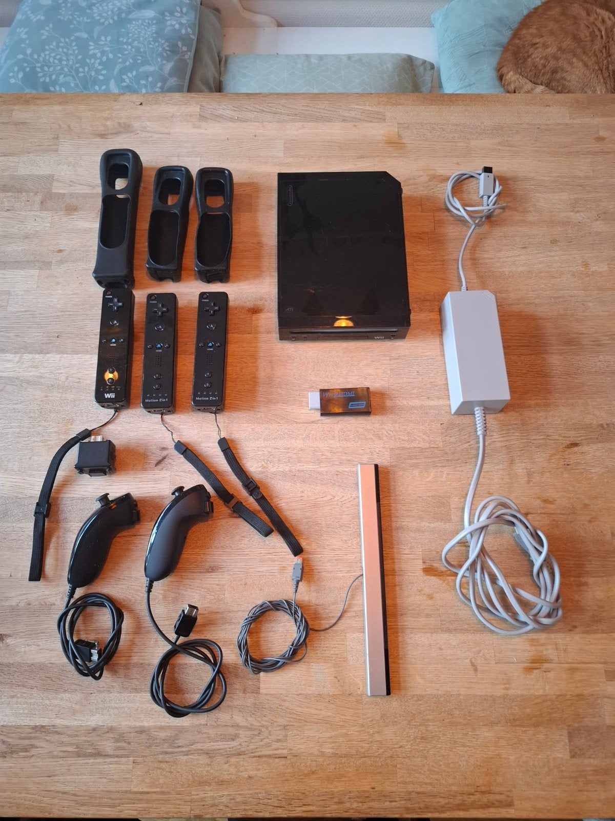 Complete Wii set met 3 controllers en HDMI converter, Ophalen of Verzenden, Gebruikt, Met 3 controllers of meer
