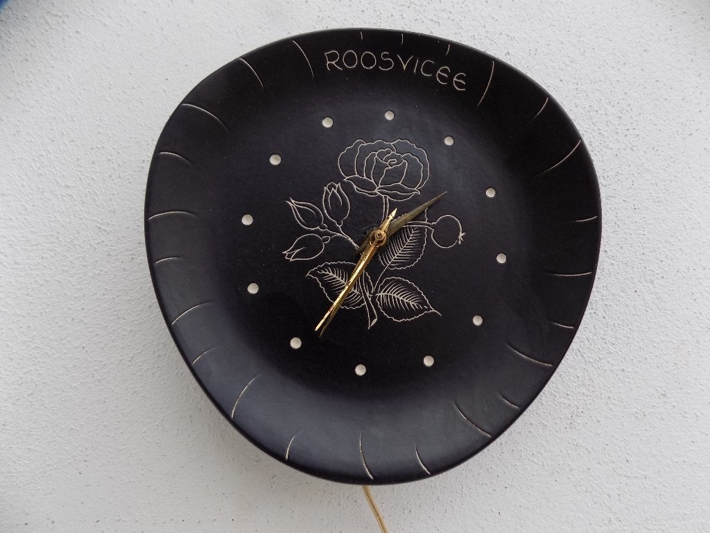 Klok reclame Roosvicee wandklok verzamelobject jaren 50 60, Ophalen of Verzenden, Gebruikt, Steen/keramiek