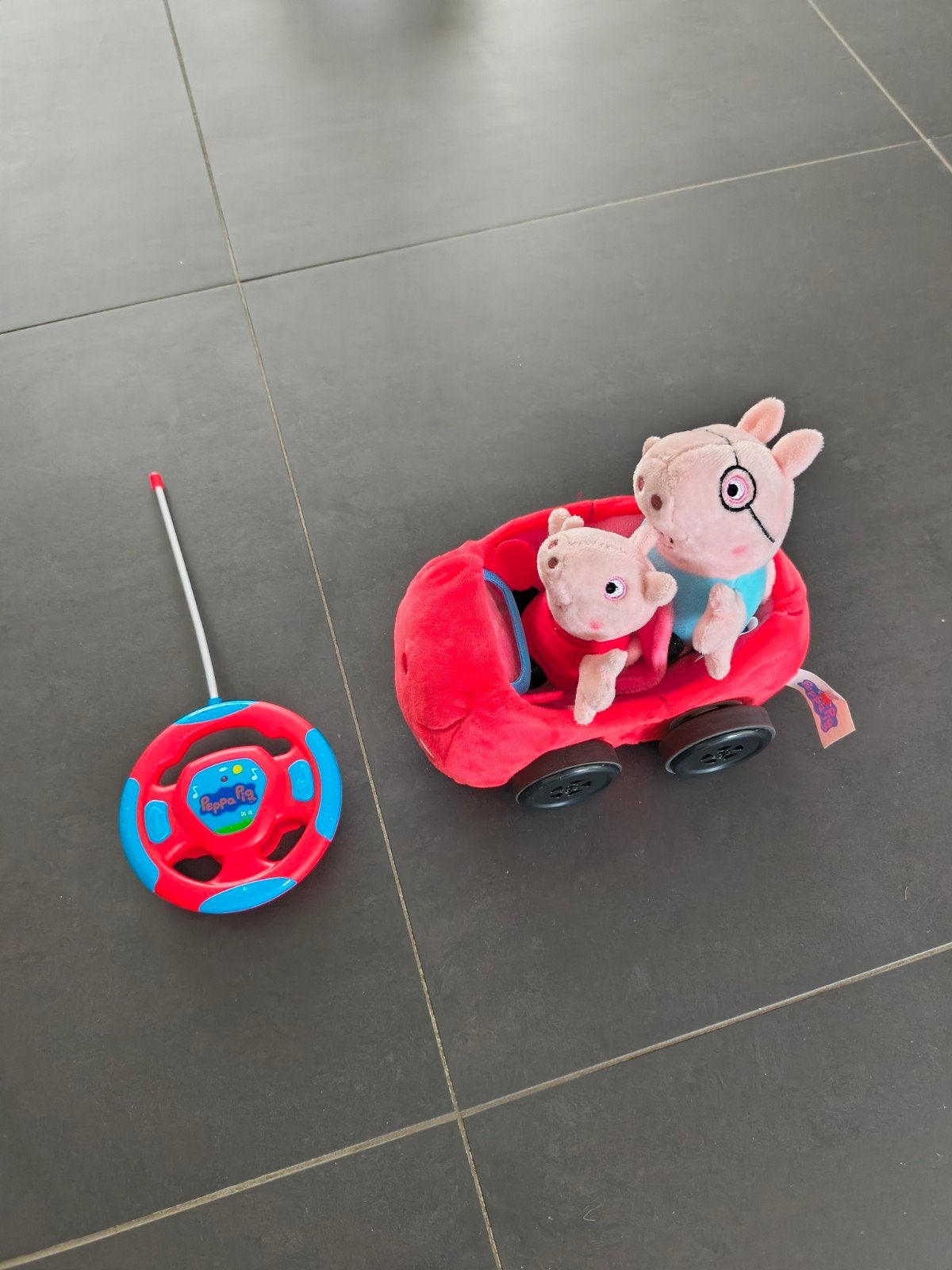 Peppa Pig op afstand bestuurabare auto, Ophalen of Verzenden, Zo goed als nieuw, Jongen of Meisje