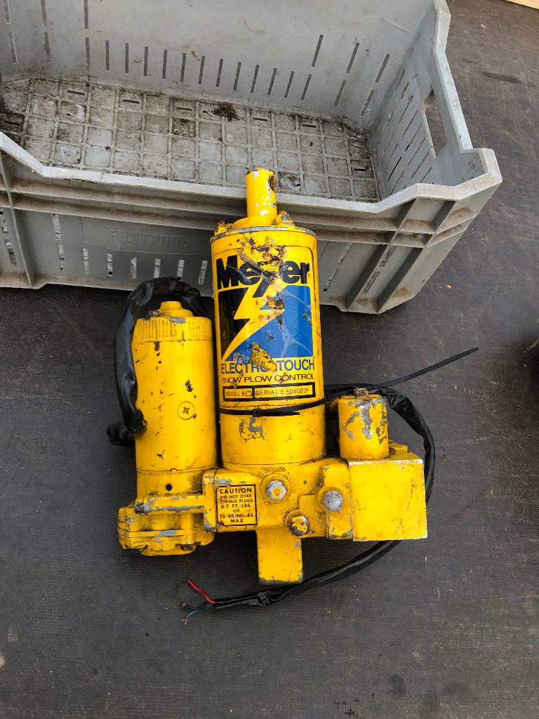 Meyer E46 E47 hydraulische cilinder met motor 12V, Ophalen, Gebruikt
