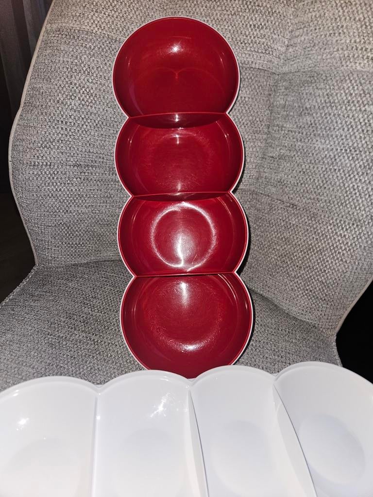 Tupperware Allegra tappa schalen set rood/wit - 2 stuks, Ophalen of Verzenden, Nieuw, Overige stijlen, Schaal of Schalen