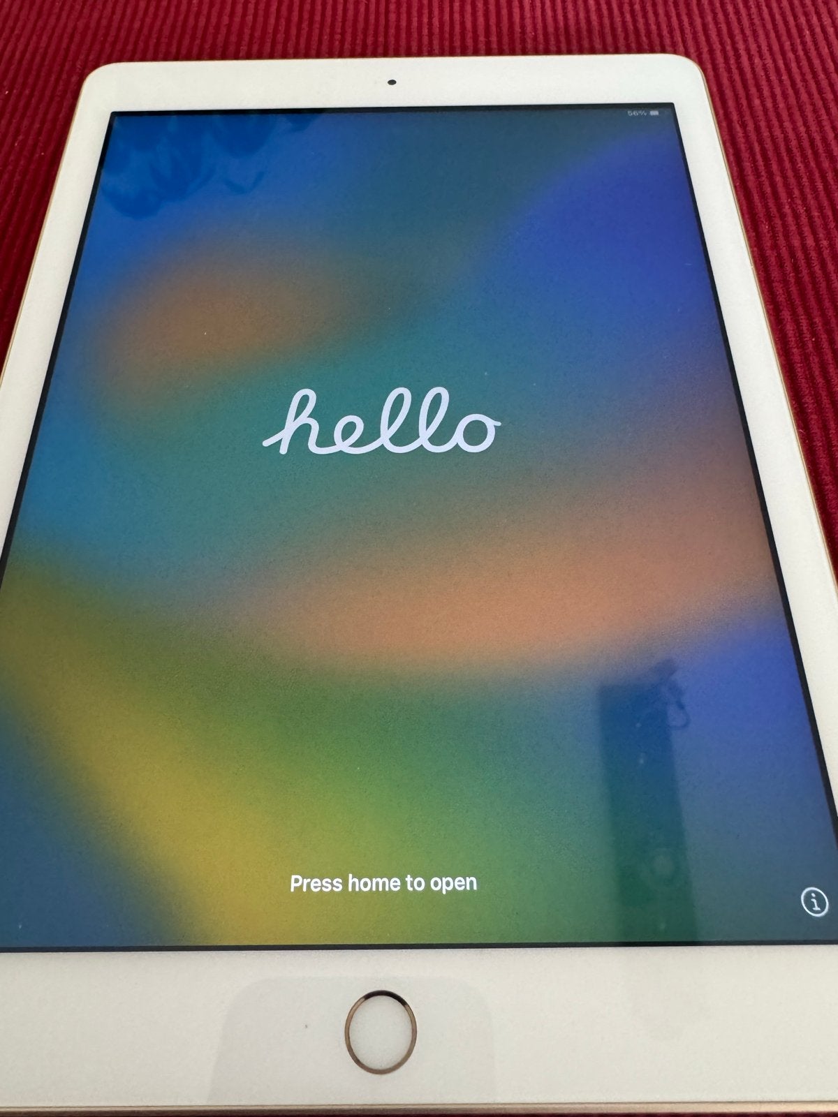 Mooie iPad 5e Generatie 128 GB goud met hoes, 10 inch, Gebruikt, Apple iPad, Ophalen of Verzenden