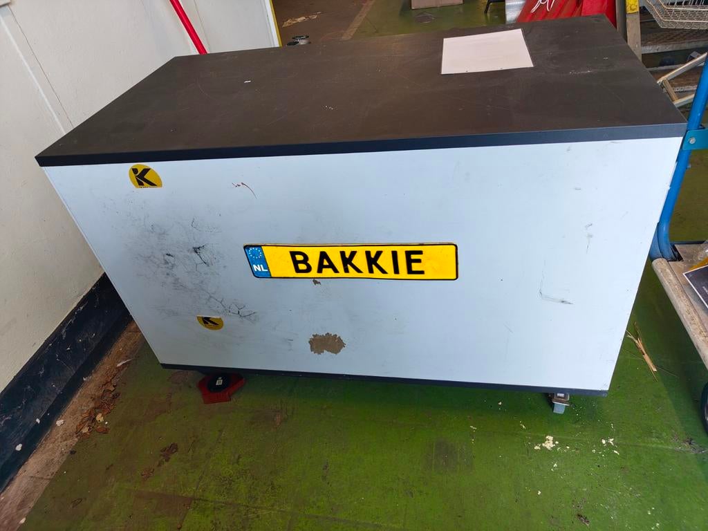 Verrijdbare werkbank/kast met opbergruimte gebruikt als bar, Huis en Inrichting, Kasten | Overige, Ophalen of Verzenden, Gebruikt