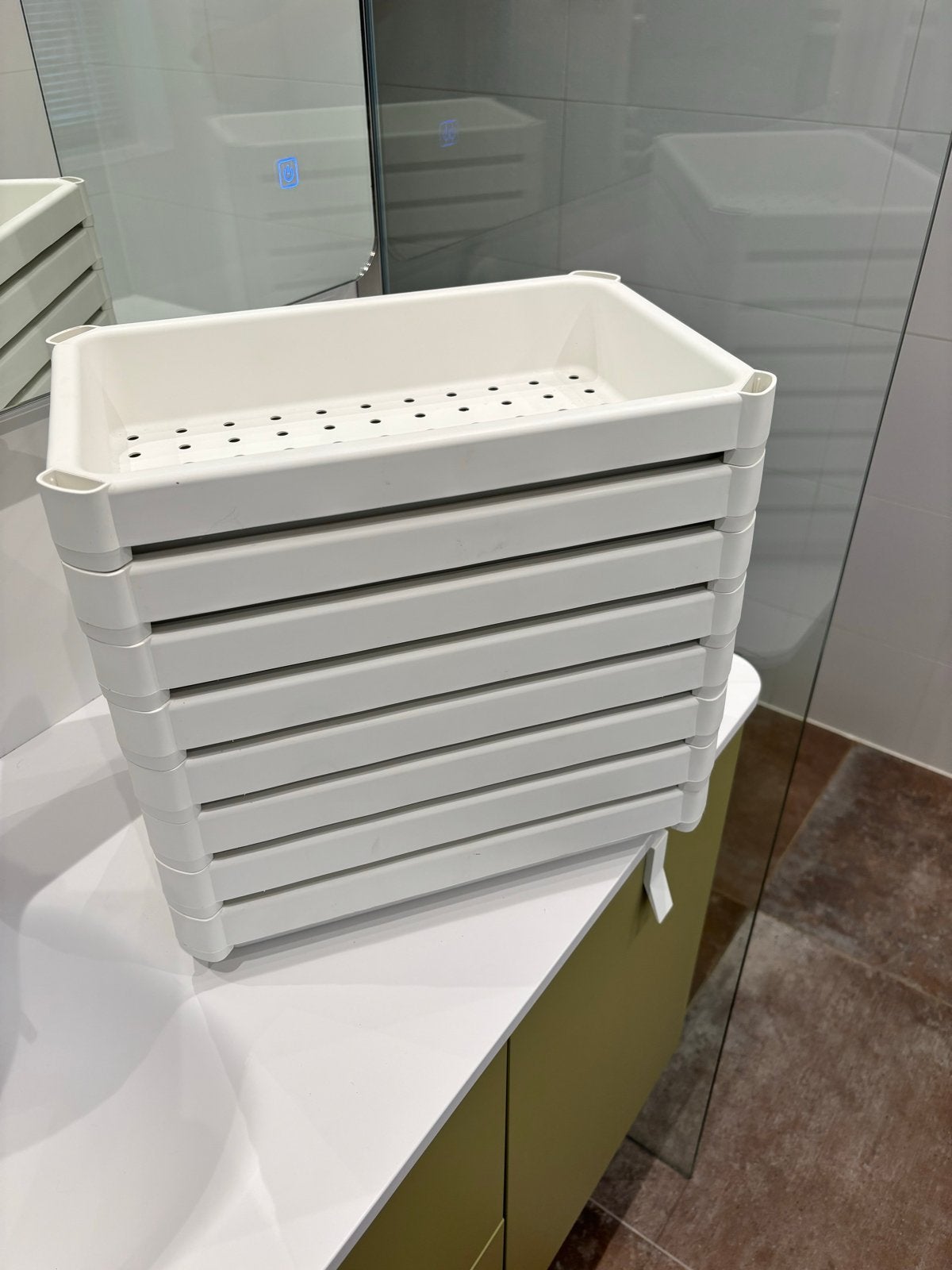 Twee IKEA VESKEN kastjes, los of als hoge kast te gebruiken, Huis en Inrichting, Badkamerrek, Gebruikt, Wit, Ophalen