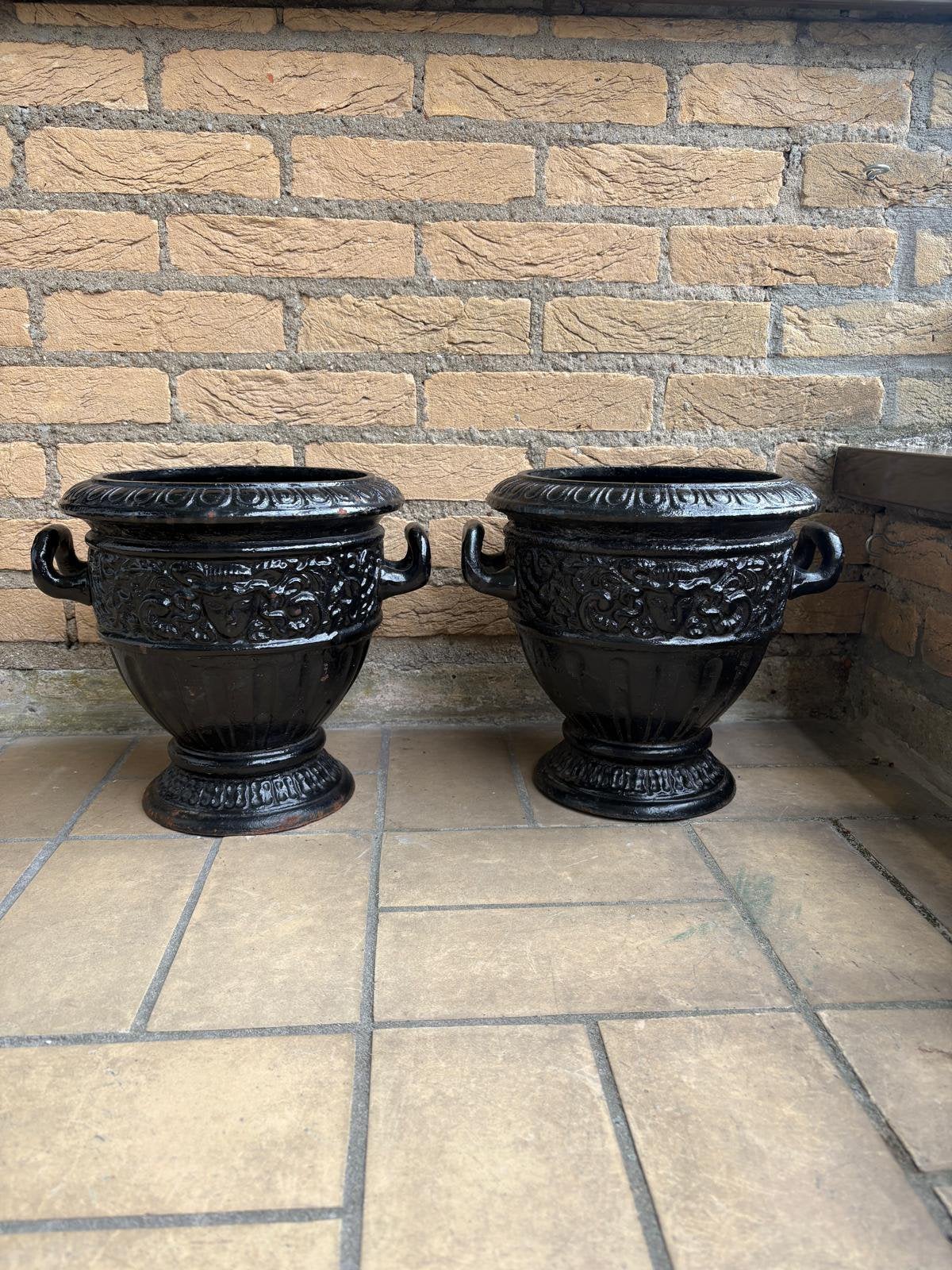 2 echt oude gietijzeren potten, Ophalen, Gebruikt