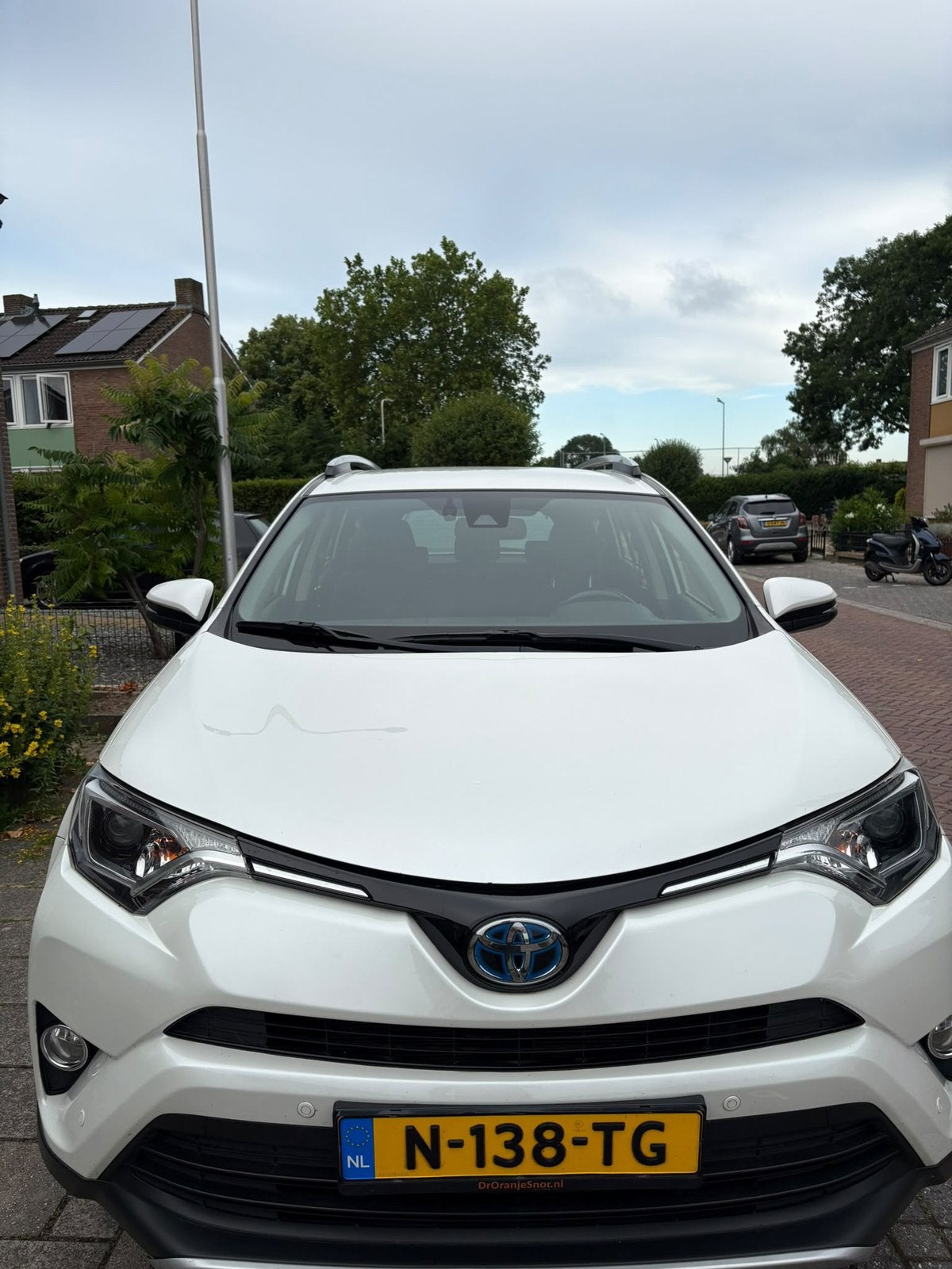 Toyota Rav4 2.5 Vvt-i Hybrid 197pk 2WD Aut 2017 Wit, Wit, 155 pk, Rav4, 93 €/maand