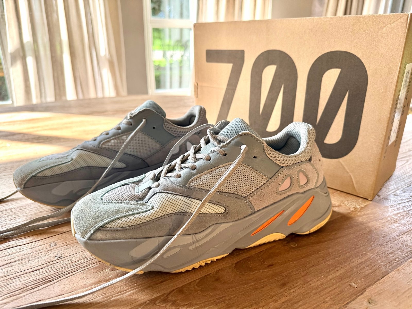 Adidas Yeezy Boost 700 Inertia, Ophalen of Verzenden, Zo goed als nieuw, Overige kleuren, Sneakers of Gympen