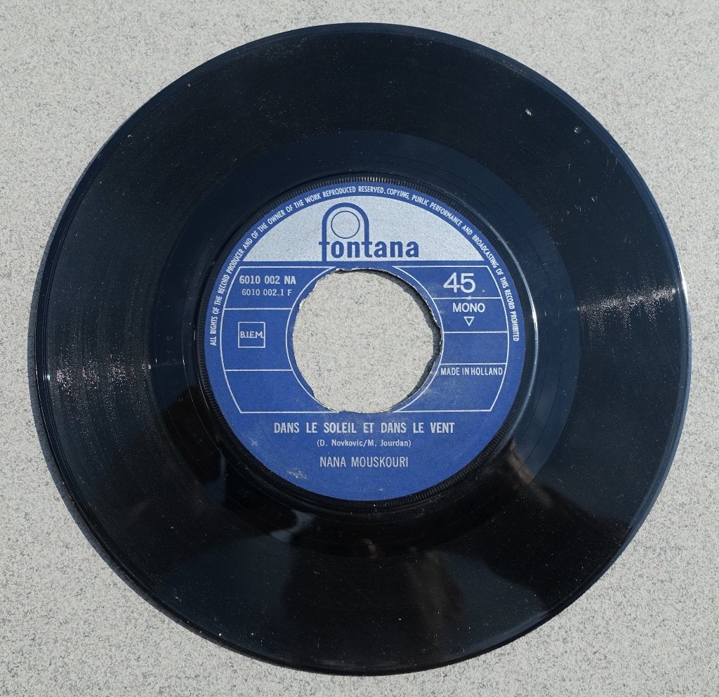 Nana Mouskouri - Dans Le Soleil Et Dans Le Vent  7'' vinyl, Gebruikt, Wereldmuziek, 7 inch, Ophalen of Verzenden