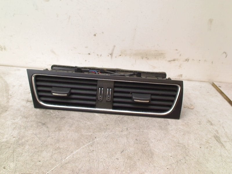 Dashboard Luchtrooster Audi A4 Avant (B8) 2013 8T1820951C, Gebruikt, Auto-Union-Straße  1, Ingolstadt 85057, , Duitsland, Info@audi.de