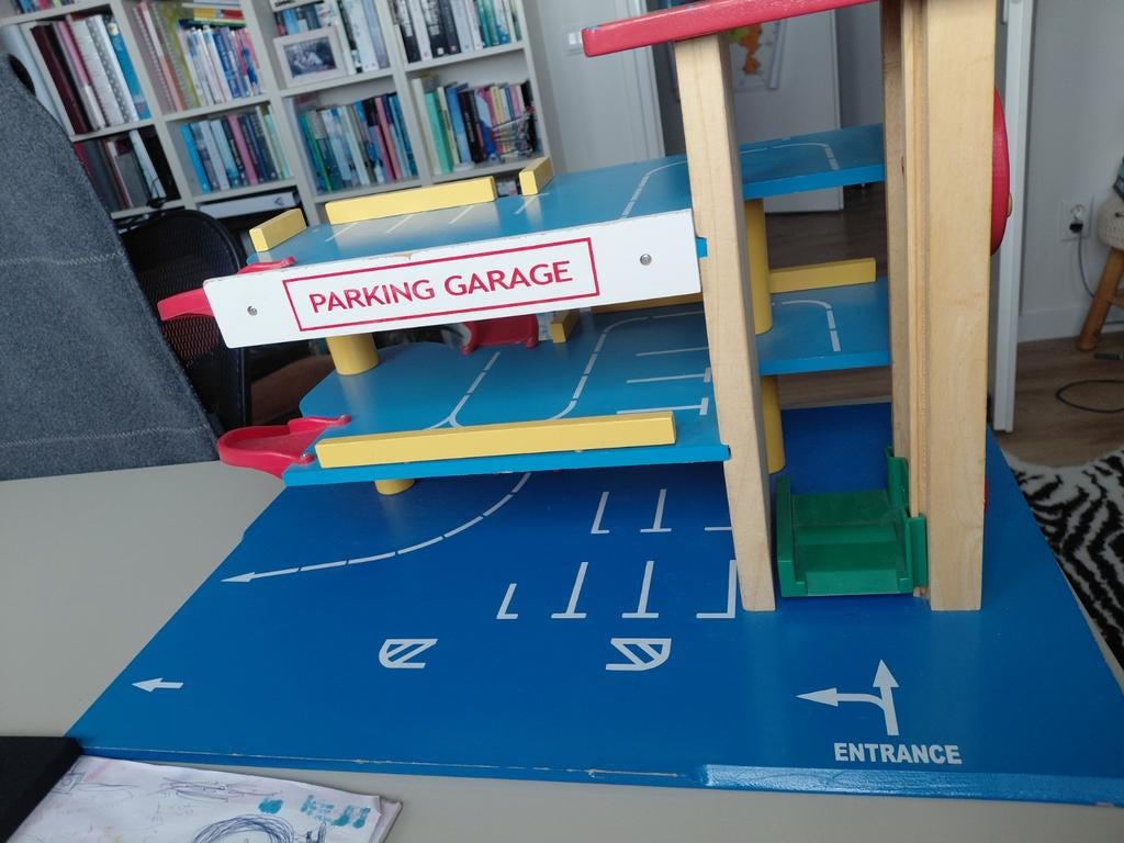 Speelgoed auto garage., Kinderen en Baby's, Speelgoed | Speeltafels, Zo goed als nieuw, Ophalen of Verzenden