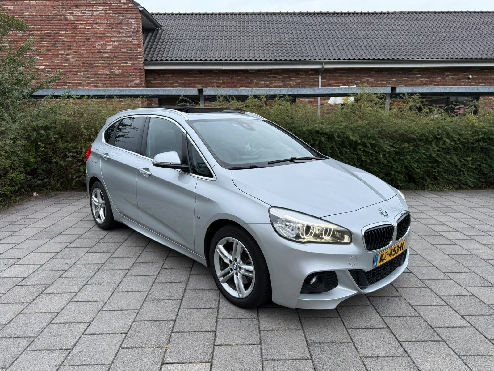 BMW 2-Serie Active Tourer 218i | M-Line | PANO | Leer | H-Up, Auto's, Particulier, 3 cilinders, Zilver of Grijs, 2-Serie Active Tourer