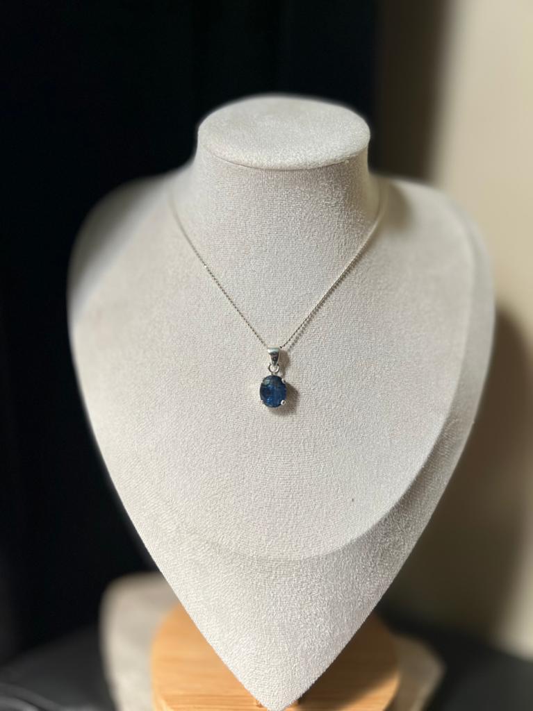 Kyaniet hanger geluk beschermt hoge trilling uniek magie, Blauw, Nieuw, Ophalen of Verzenden, Verstelbaar