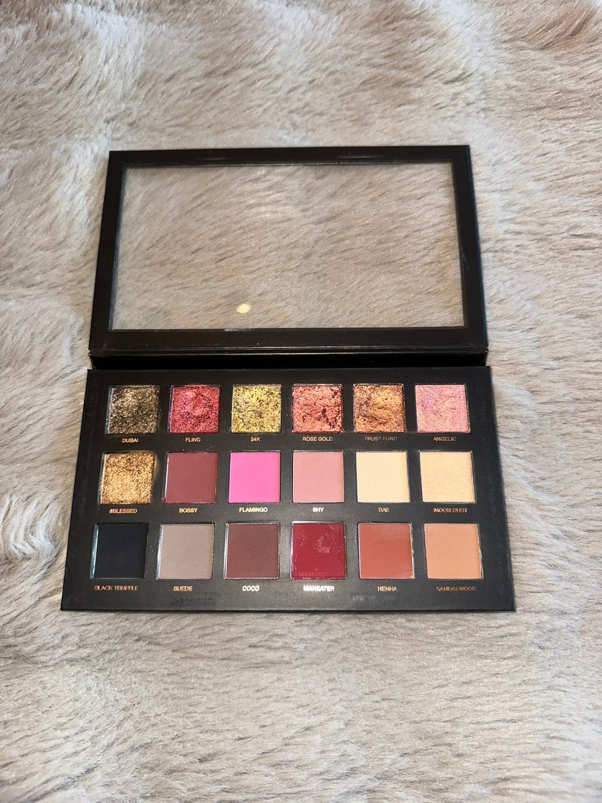 Huda Beauty palette kleur Edition of Rose, Sieraden, Tassen en Uiterlijk, Uiterlijk | Cosmetica en Make-up, Ophalen of Verzenden