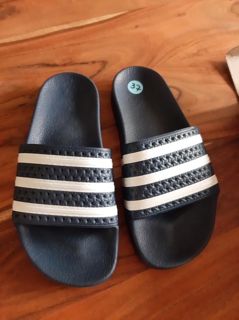 Adidas Adilette Slippers - Nieuw met label, Slippers, Contact@adidas.com, Nieuw, Ophalen of Verzenden