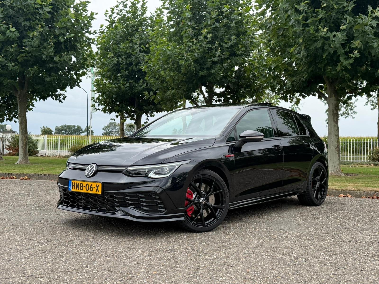 Volkswagen GOLF 2.0 TSI GTI Clubsport full options/PANO/H&K/, 4 cilinders, 1984 cc, Zwart, 14 km/l