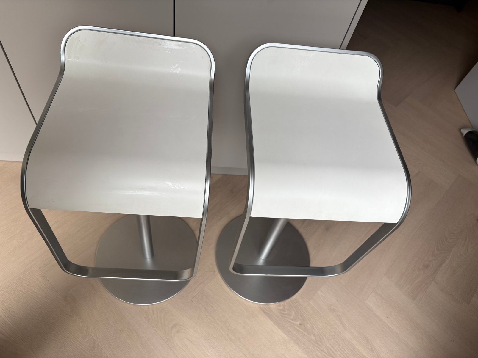 Lapalma barkruk barkrukken 2x Lem wit gelakt design, Ophalen, Gebruikt, 60 tot 90 cm, In hoogte verstelbaar