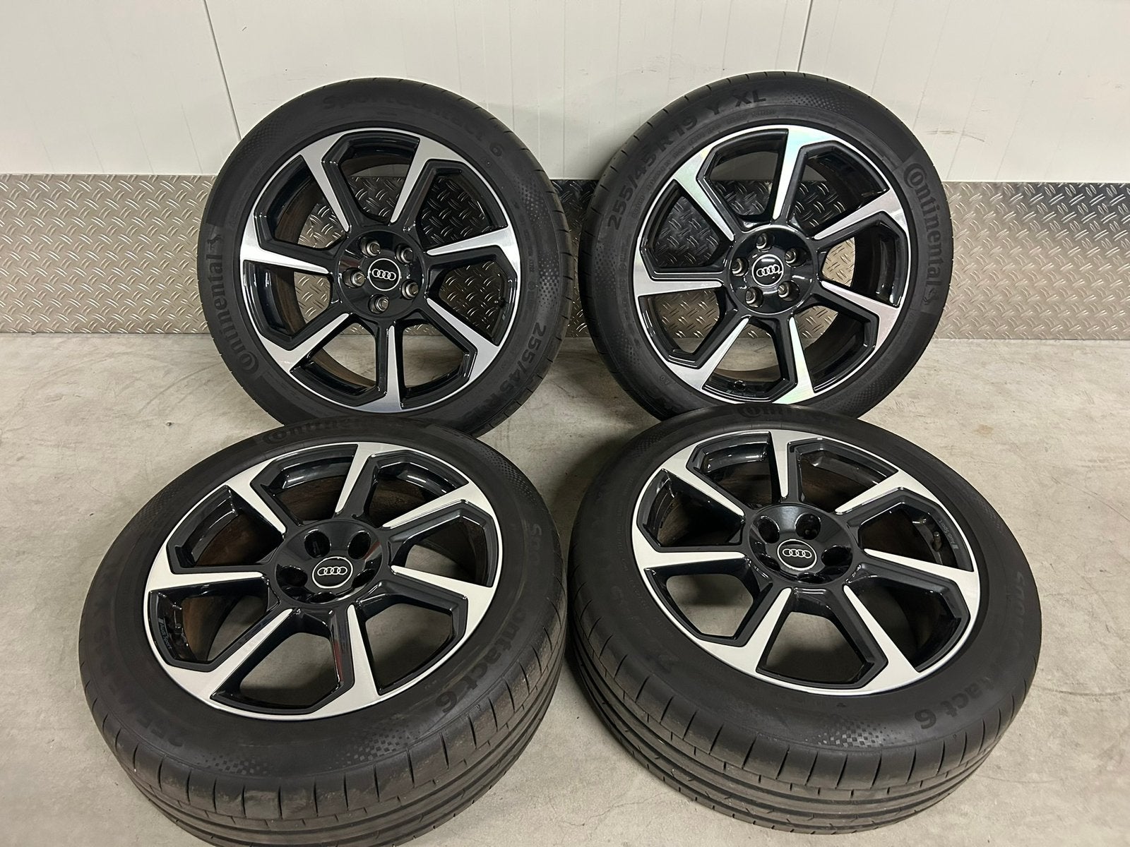 Originele Audi Q3 SQ3 19 inch Sport 5x112 continental AO, Audi, Gebruikt, 255 mm, Banden en Velgen