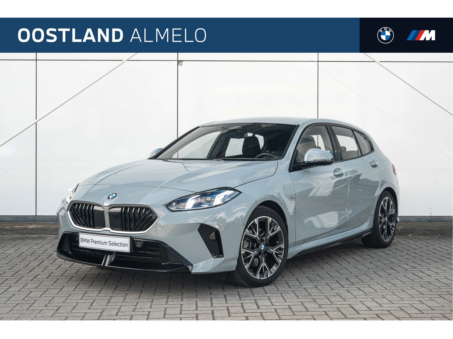 BMW 1 Serie 120 M Sport Automaat / Sportstoelen / Achteruitr, Auto's, Dealer onderhouden, Gebruikt, 156 pk, Met garantie (alle)