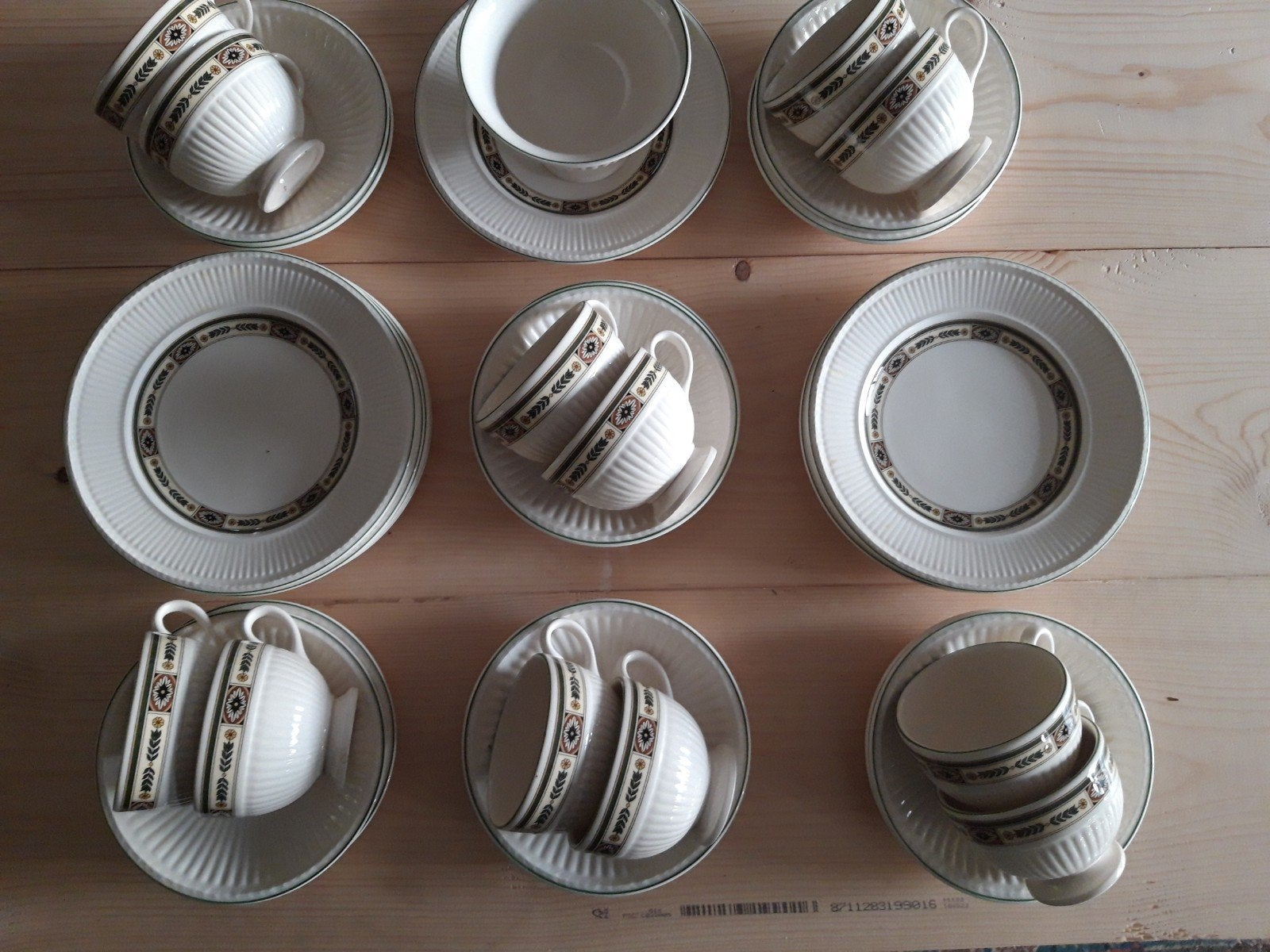 Wedgwood  Carlton,12 koppen ,12 gebaksbordjes, Antiek en Kunst, Ophalen of Verzenden