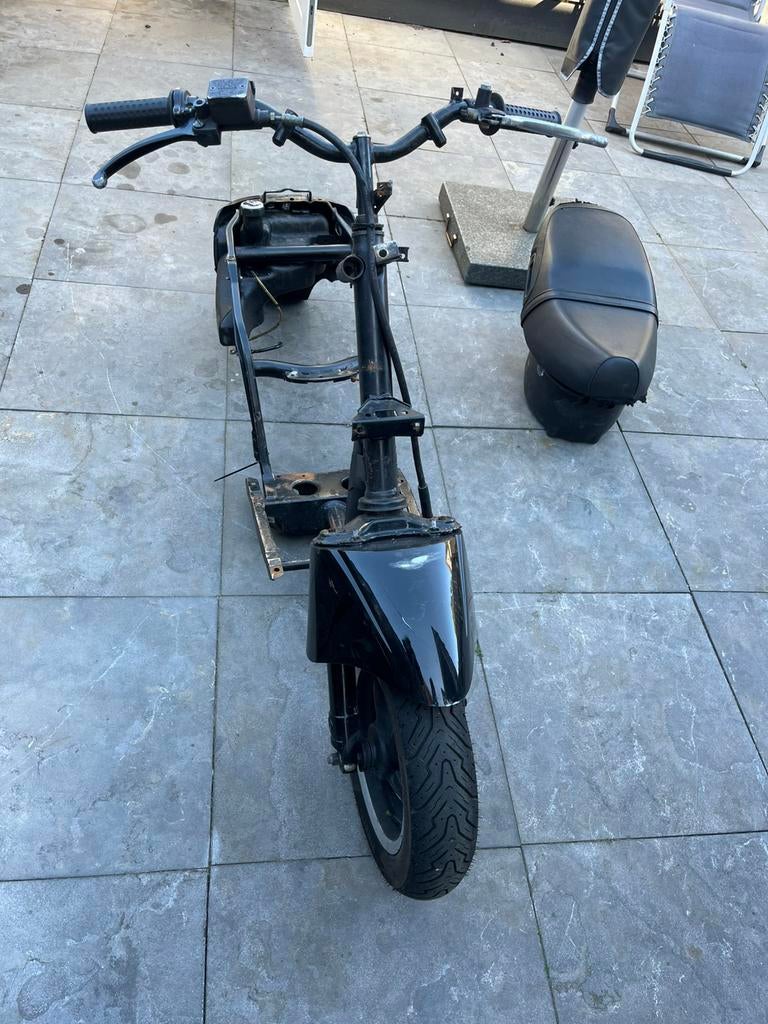 piaggio zip type 3  SNOR FRAME ZONDER WOK, Fietsen en Brommers, Ophalen, Zo goed als nieuw, Overige typen
