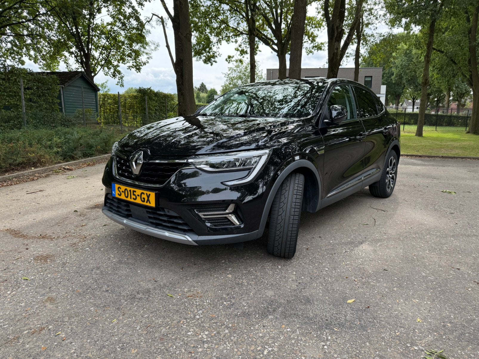 Renault Arkana 1.6 E-tech Hybrid 145pk Aut 2021 Zwart, Arkana, 4 cilinders, Zwart, 75 €/maand