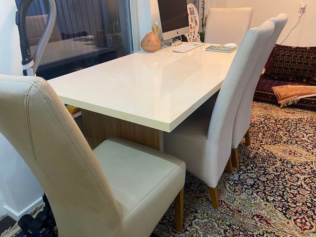 Eettafel hoogglans wit, Ophalen of Verzenden, Zo goed als nieuw, 4 tot 6 stoelen