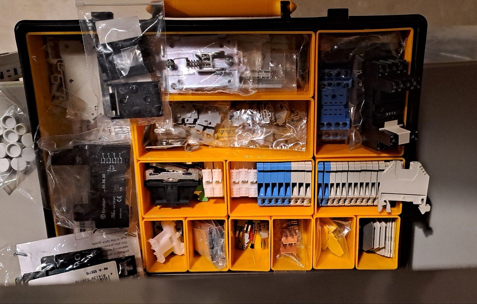 Nieuwe elektronica onderdelen Din-rail, Ophalen of Verzenden, Gebruikt