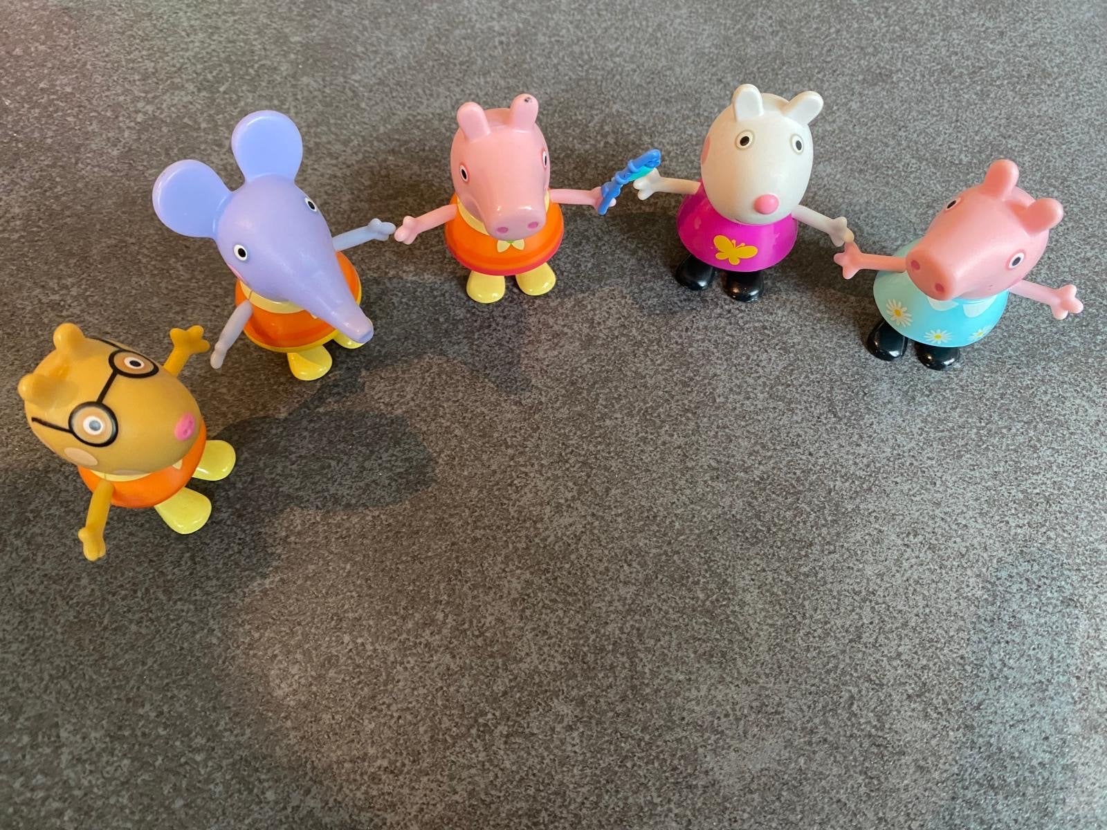 Diverse speelfiguren: Peppa Pig, Cocomelon, Smurfen, Lego, P, Ophalen, Gebruikt