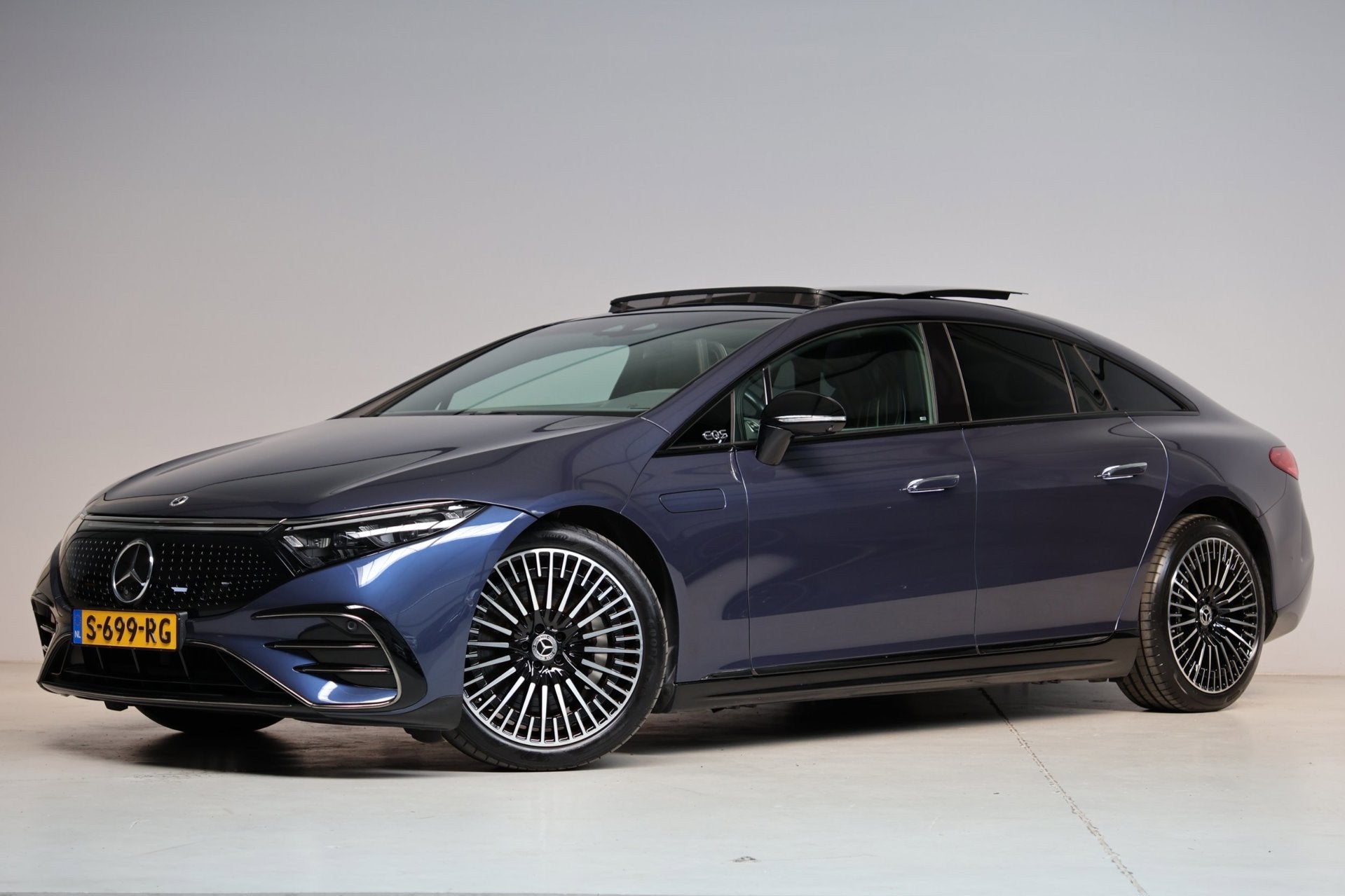 Mercedes-Benz EQS 450 4MATIC AMG Line 108 kWh | hyperscreen, Auto's, Automaat, Gebruikt, 360 pk, Vierwielaandrijving