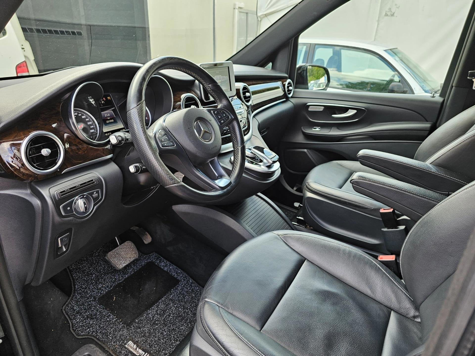 Mercedes-Benz V-klasse 250d Extra Lang DC Edition, Automaat, Achterwielaandrijving, Gebruikt, Euro 6