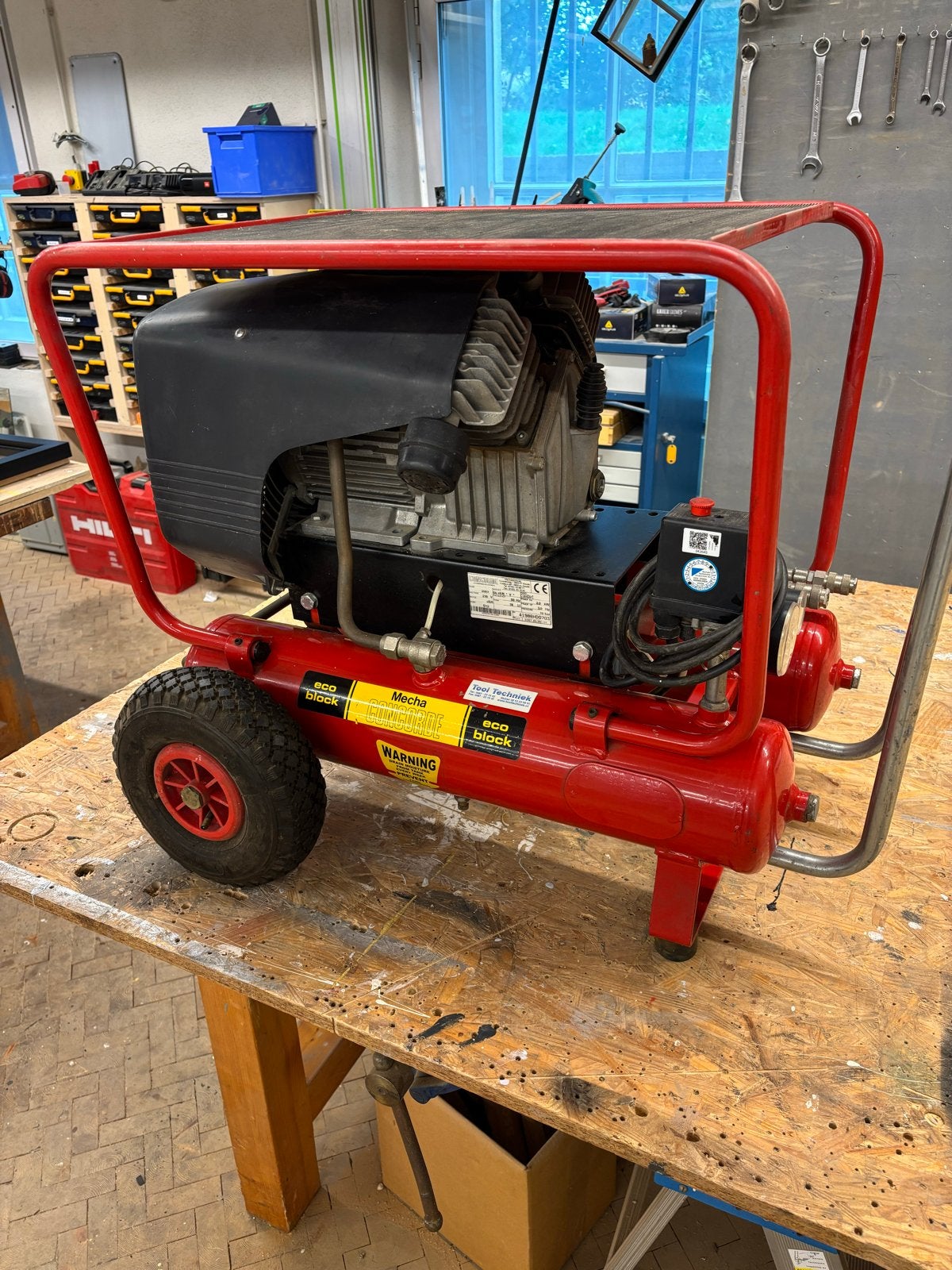 Concorde Compressor Silver V - 18L, 10 bar, 230V, Doe-het-zelf en Verbouw, Ophalen, Gebruikt, 10 bar of meer, Minder dan 200 liter/min