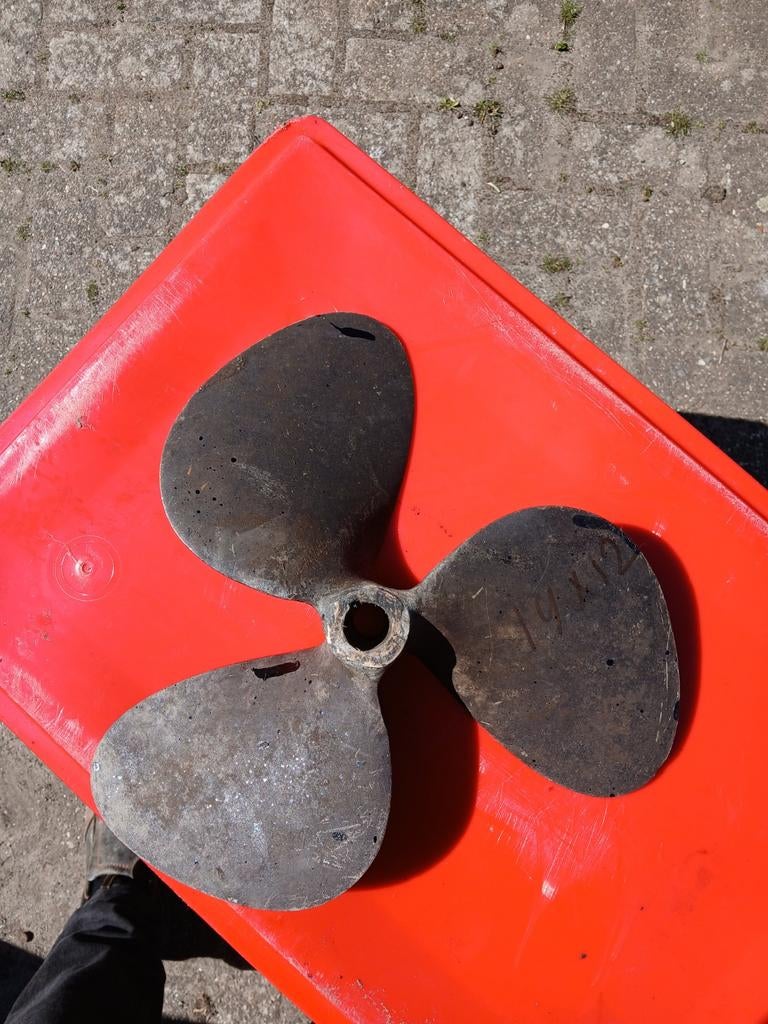 gezocht Bronzen schroef 14 R 12- Gebruikt, Watersport en Boten, Bootonderdelen, Ophalen of Verzenden, Gebruikt, Motor en Techniek