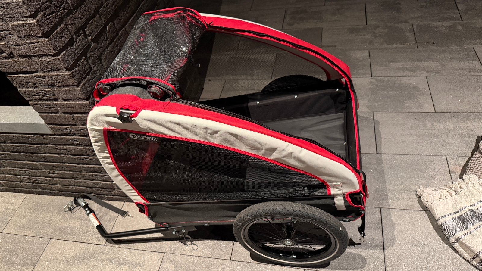Gloednieuwe hondenkar - Fietskar, Ophalen, Zo goed als nieuw, Hondenkar
