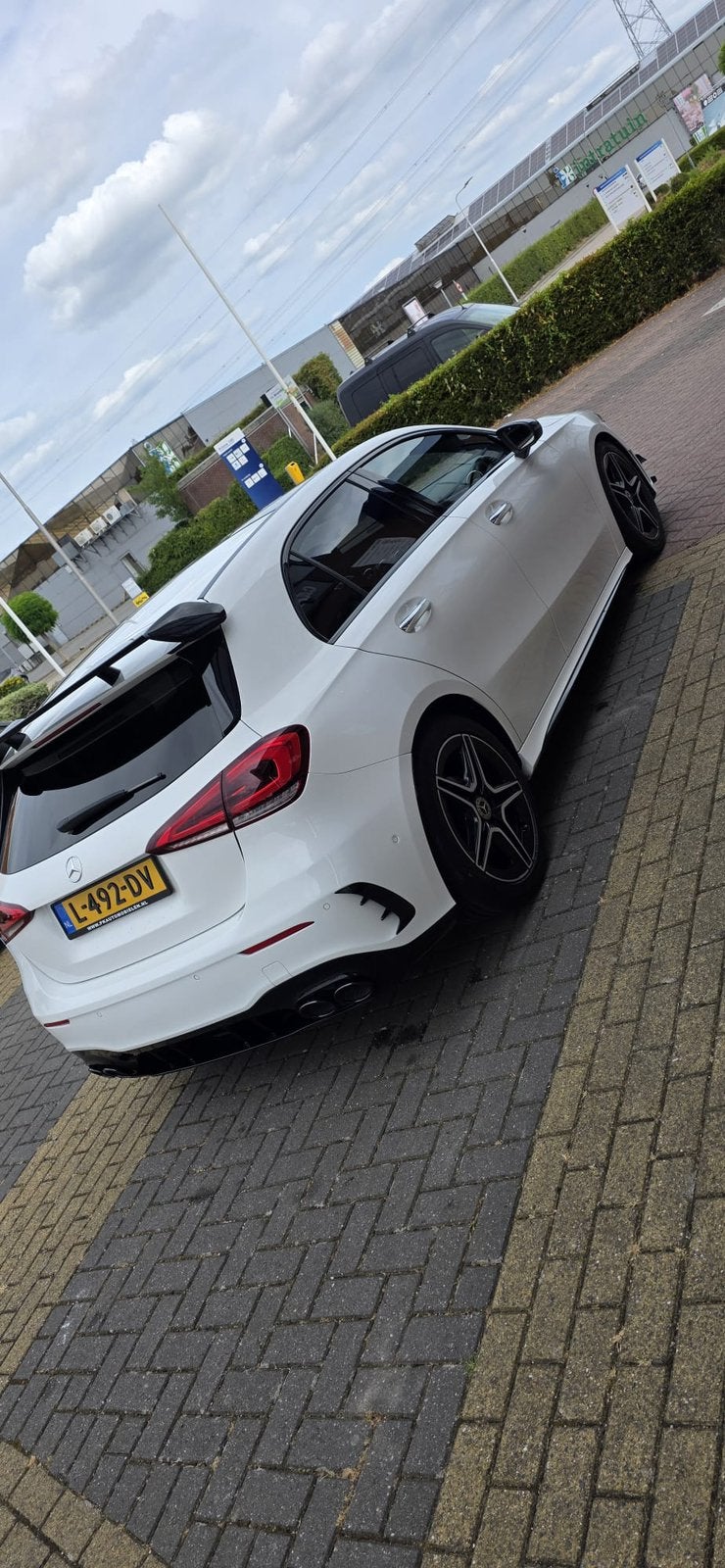 Mercedes-Benz A-Klasse A 180 136pk 7G-DCT 2021 Wit, Dealer onderhouden, 136 pk, 4 cilinders, Leder en Stof