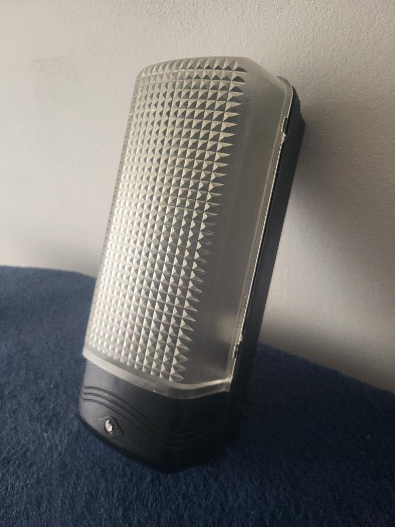 zwarte Elro buitenlamp met schemerschakelaar, Tuin en Terras, Buitenverlichting, Verzenden, Minder dan 50 watt, Wandlamp, Netvoeding