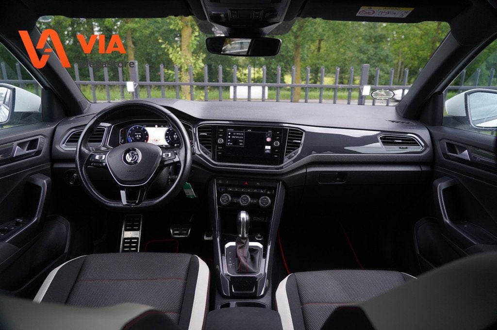 Volkswagen T-Roc 1.5 TSi Sport | Camera | Trekhaak | Stoelve, Stof, Euro 6, 4 cilinders, 150 pk