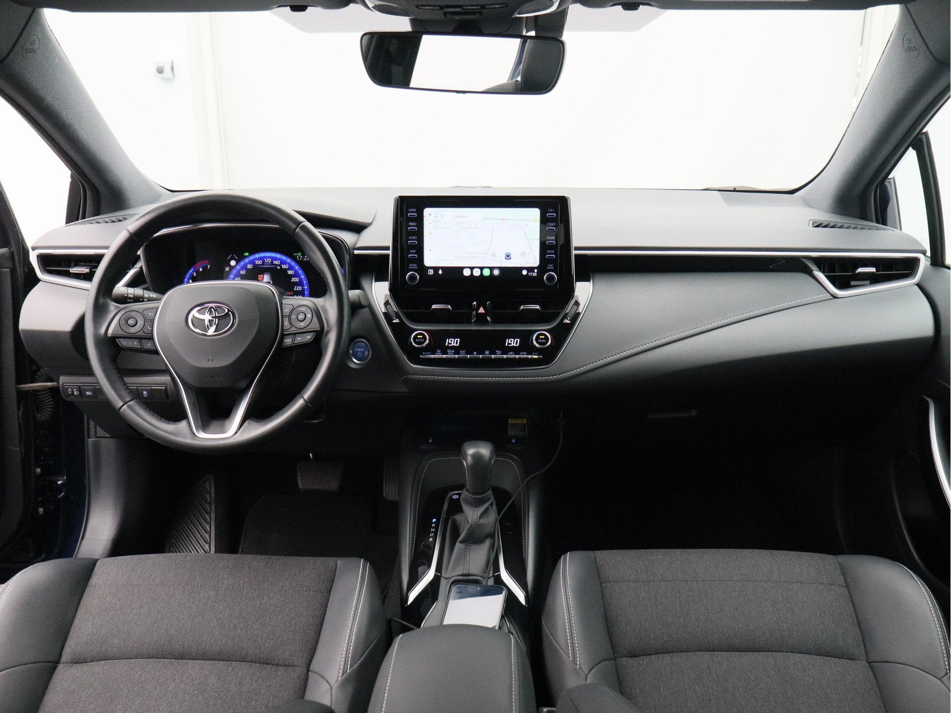 Foto 2 van Toyota Corolla Touring Sports 1.8 Hybrid Business Plus/ lage
