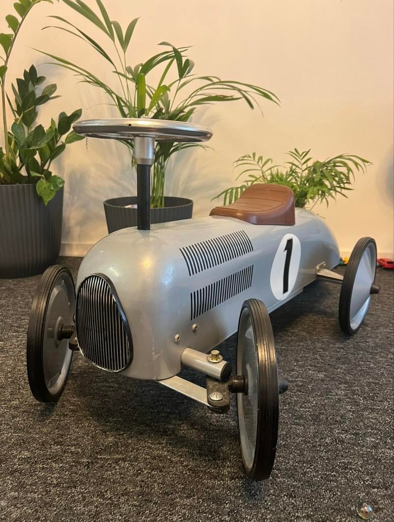 Loopauto, Retro loopauto zilver met nummer 1, Kinderen en Baby's, Speelgoed | Buiten | Voertuigen en Loopfietsen, Gebruikt, Loopvoertuig